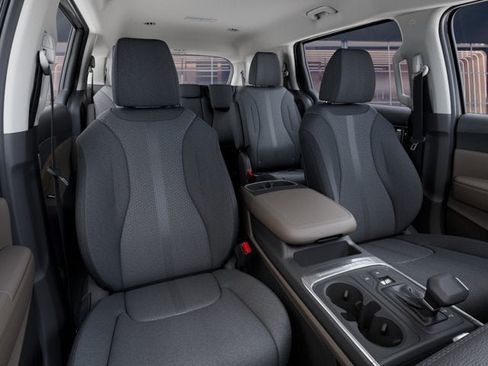 New 2027 Kia Carnival LX FWD image 15