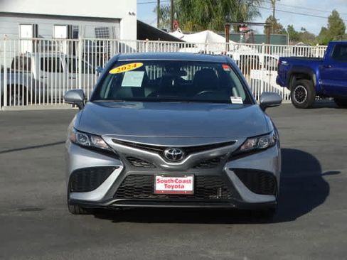 Used 2024 Toyota Camry SE w/ Blackout Package (TMS) image 3