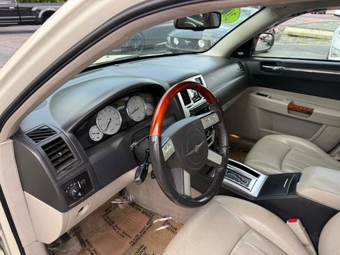 Used 2006 Chrysler 300 C RWD image 28