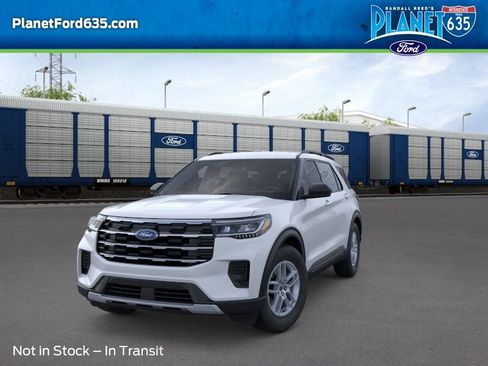 New 2026 Ford Explorer Active RWD image 3