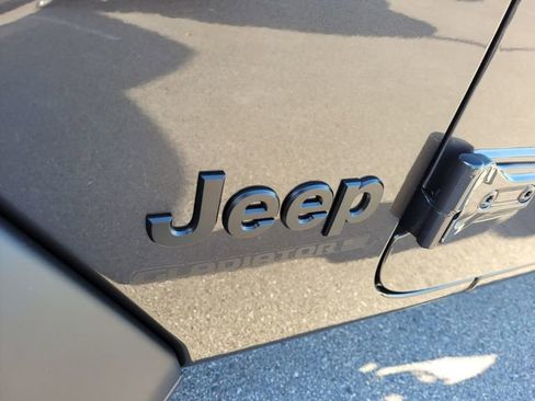 New 2026 Jeep Gladiator Sport AWD/4WD image 4