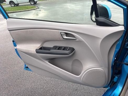 Used 2011 Honda Insight image 17