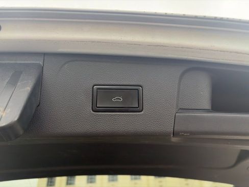 Used 2019 Volkswagen Atlas SE FWD image 9