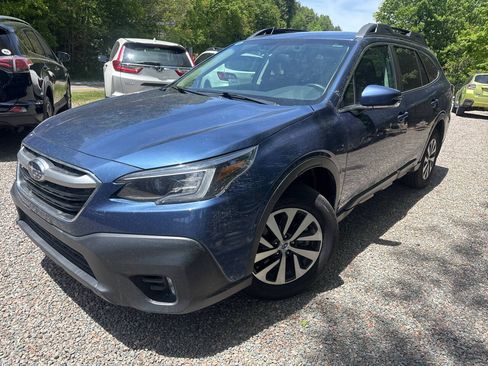 Used 2020 Subaru Outback Premium AWD/4WD image 2