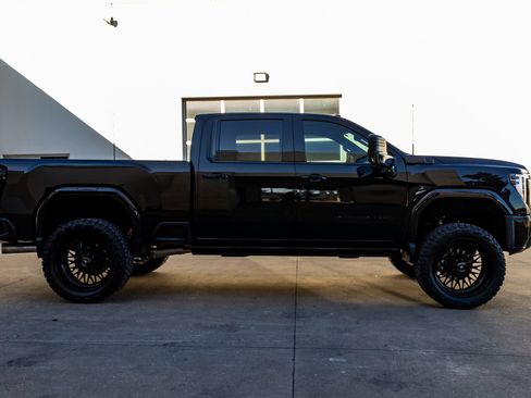 Used 2025 GMC Sierra 2500 Denali Ultimate AWD/4WD image 11