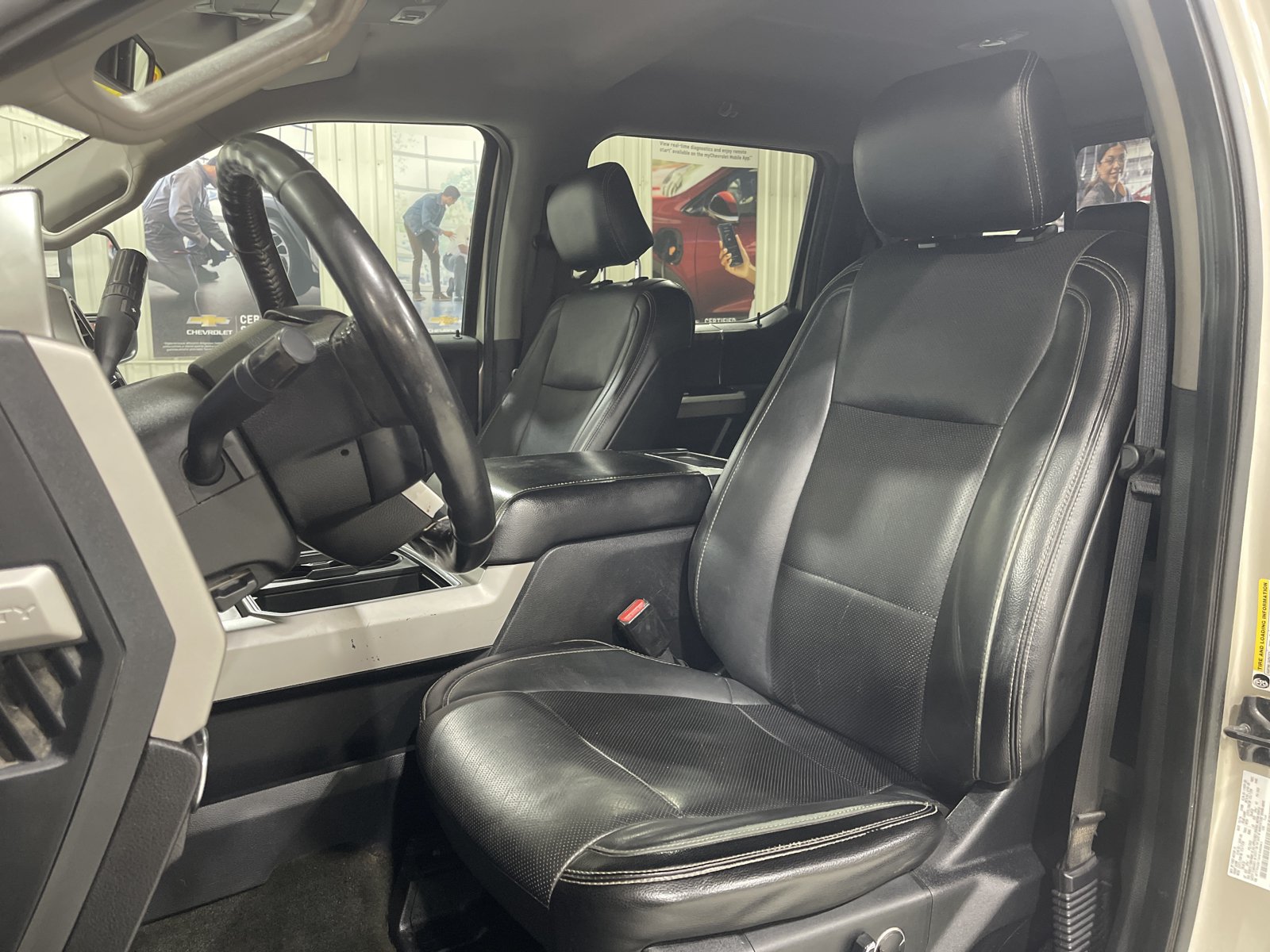 Used 2017 Ford F250 Lariat w/ Chrome Package AWD/4WD image 19