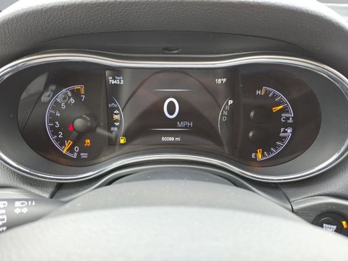 Used 2020 Jeep Grand Cherokee Limited image 16