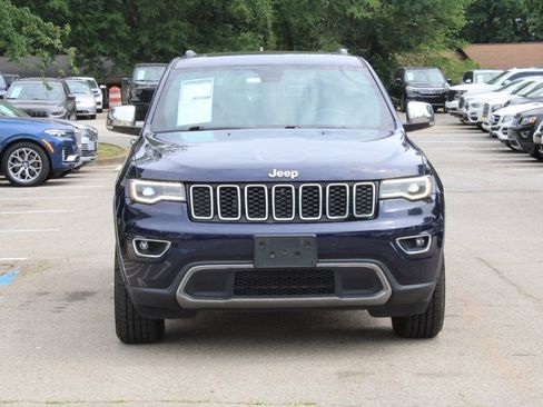 Used 2017 Jeep Grand Cherokee Limited w/ Luxury Group II AWD/4WD image 2