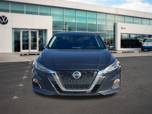 Used 2021 Nissan Altima 2.5 SV w/ SV Premium Package image 2