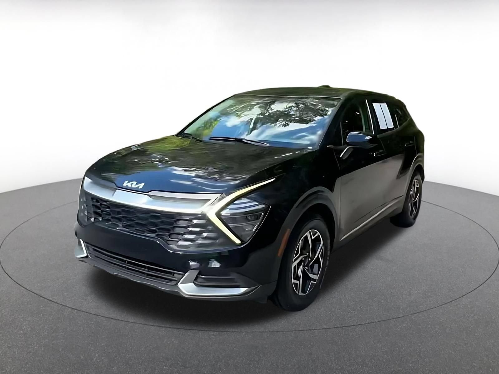 Used 2025 Kia Sportage LX FWD image 6