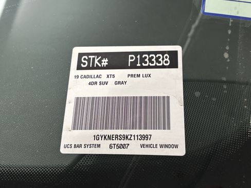 Used 2019 Cadillac XT5 Premium Luxury w/ Driver Assist Package FWD image 4