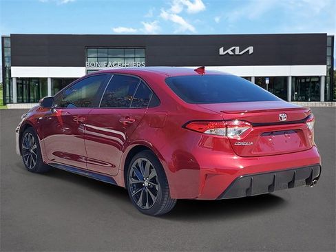 Used 2024 Toyota Corolla SE image 3