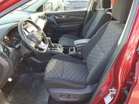 Certified 2022 Nissan Rogue Sport SV image 14