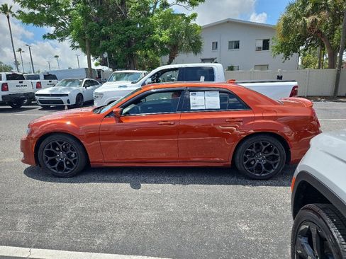 Used 2020 Chrysler 300 S w/ S Model Appearance Package RWD image 6