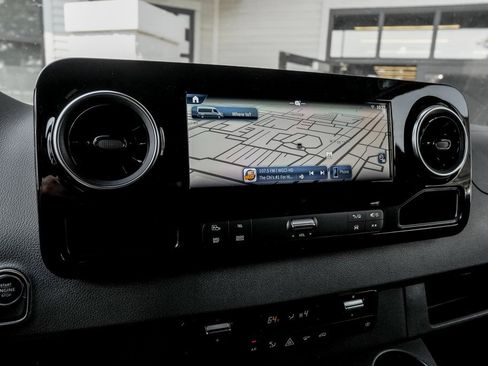 Used 2025 Mercedes-Benz Sprinter 2500 image 16