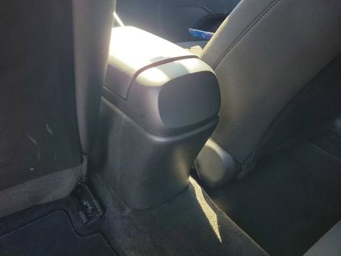 Used 2023 Hyundai Elantra SEL w/ Preferred Accessory Package image 10