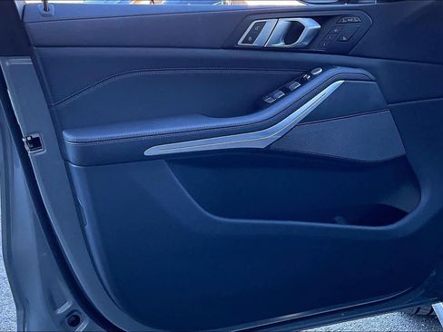 Used 2025 BMW X7 xDrive40i image 24