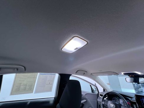 Used 2025 Toyota Corolla LE FWD image 38