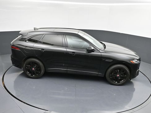 Used 2022 Jaguar F-PACE S image 41