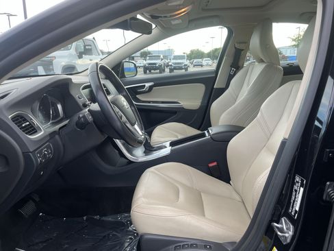 Used 2017 Volvo S60 T5 Inscription Platinum w/ Climate Package AWD/4WD image 28