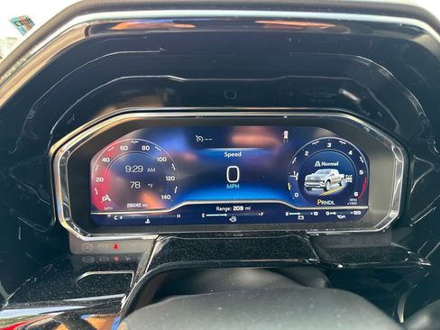 Used 2023 Chevrolet Silverado 1500 LT AWD/4WD image 25