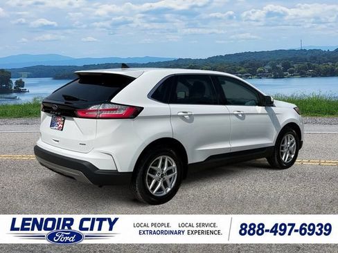 Certified 2023 Ford Edge SEL w/ Convenience Package AWD/4WD image 3