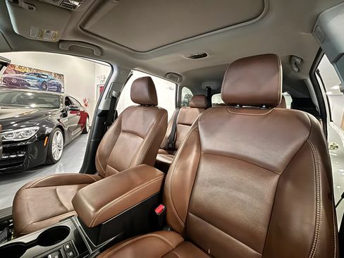 Used 2019 Subaru Outback 2.5i Touring AWD/4WD image 11
