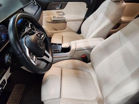 Used 2021 Mercedes-Benz GLA 250 4MATIC image 31