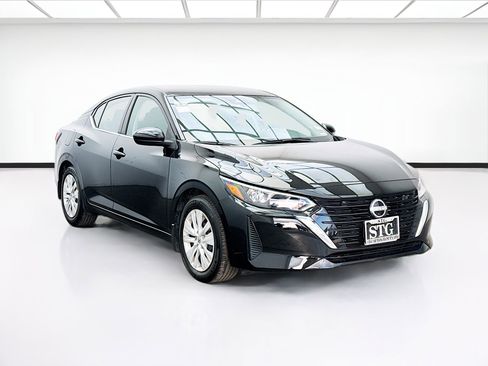 Used 2025 Nissan Sentra S FWD image 3