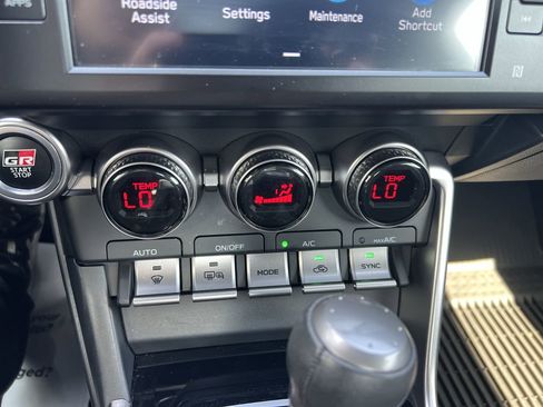 Used 2024 Toyota GR86 Premium image 29