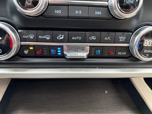 Used 2024 Ford Expedition Max Limited image 30