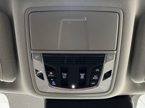 New 2025 Acura RDX w/ Technology Package image 9