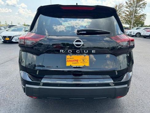 Certified 2026 Nissan Rogue SV FWD image 4