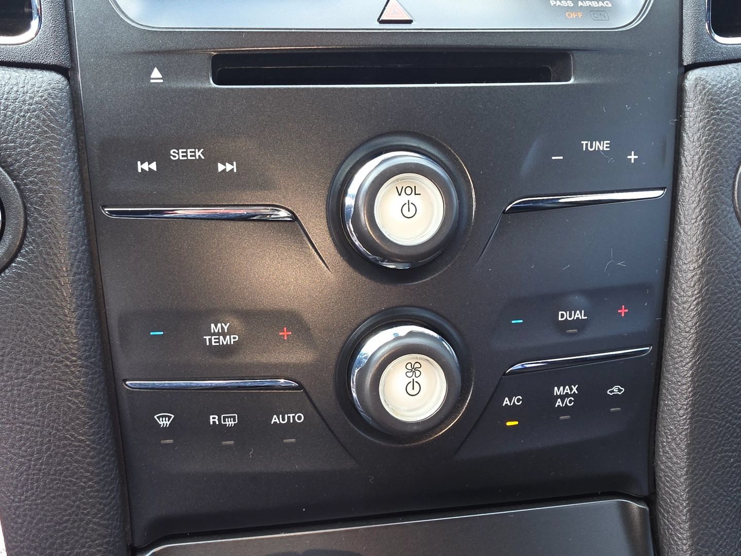 Used 2016 Ford Taurus SHO AWD/4WD image 18