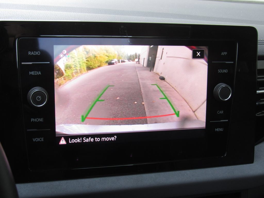 Used 2025 Volkswagen Jetta SE FWD image 30