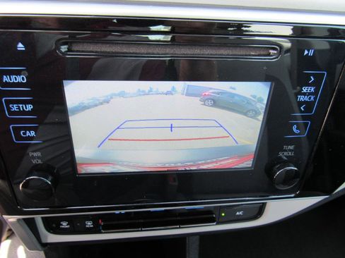 Used 2017 Toyota Corolla LE w/ Carpet Mat Package (TMS) FWD image 20