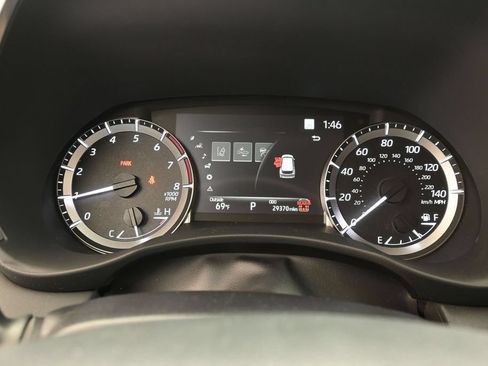 Used 2025 Toyota Highlander XLE AWD/4WD image 11