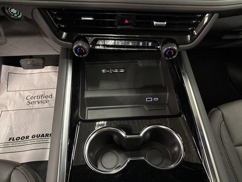 New 2026 Chevrolet Tahoe High Country AWD/4WD image 18