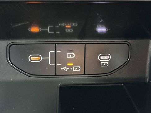 Used 2025 Kia Sorento LX FWD image 31