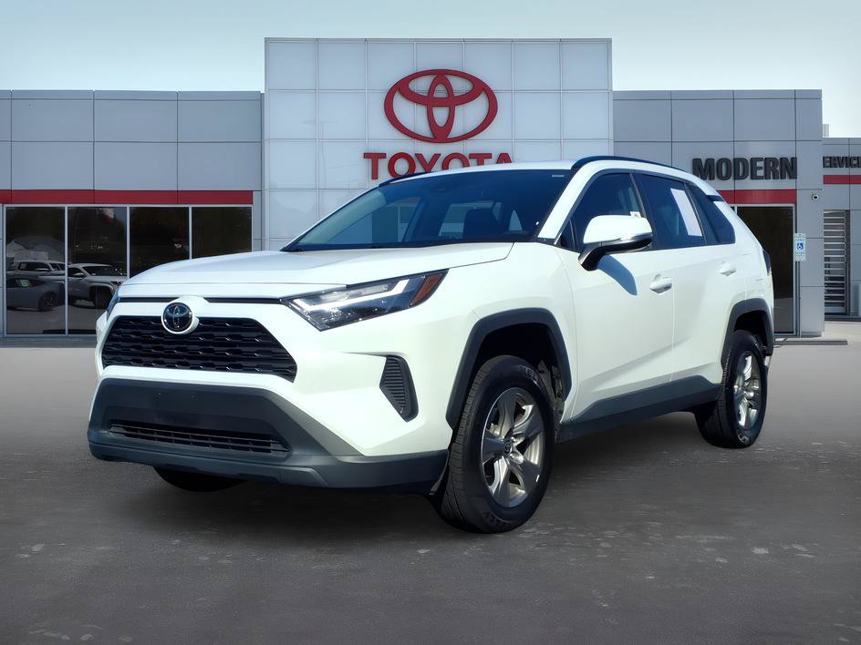 Used 2024 Toyota RAV4 XLE AWD/4WD image 1
