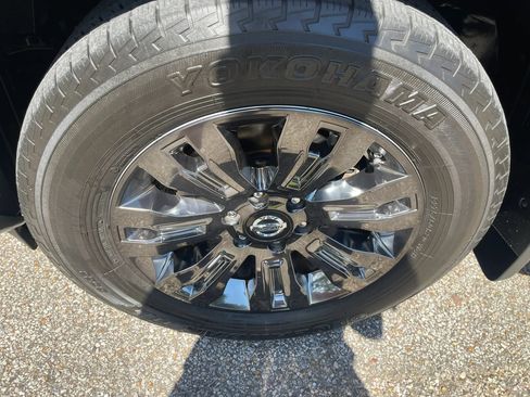 Used 2017 Nissan Titan Platinum Reserve RWD image 9