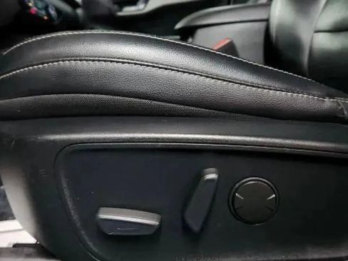 Used 2021 Ford Escape SEL image 12