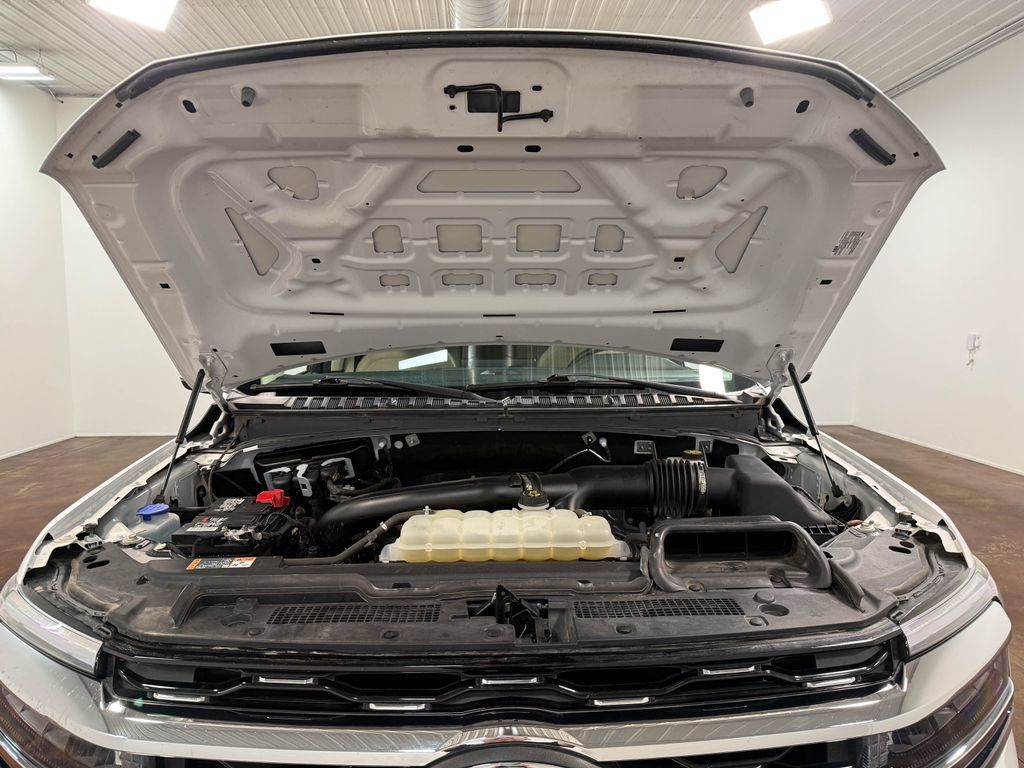 Used 2024 Ford Expedition Limited AWD/4WD image 19