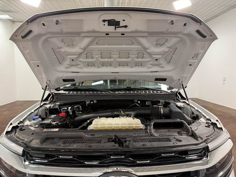 Used 2024 Ford Expedition Limited AWD/4WD image 19