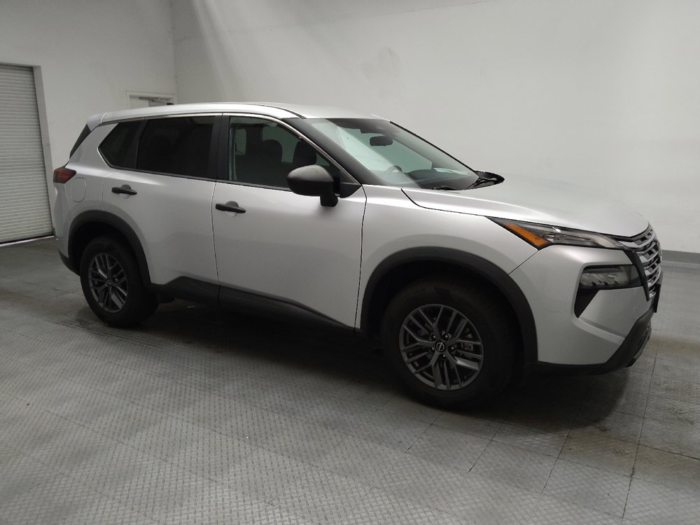 Used 2024 Nissan Rogue S FWD image 11