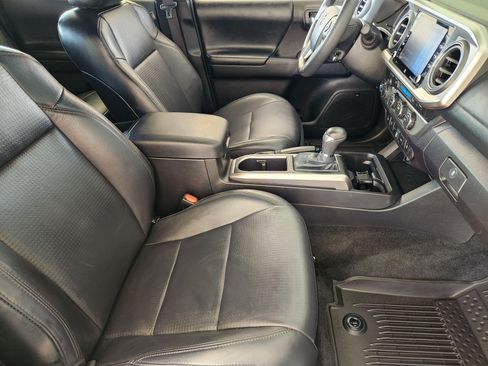 Used 2023 Toyota Tacoma Limited AWD/4WD image 14