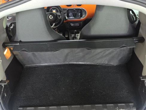 Used 2016 smart fortwo passion w/ Edition #1 Package RWD image 15