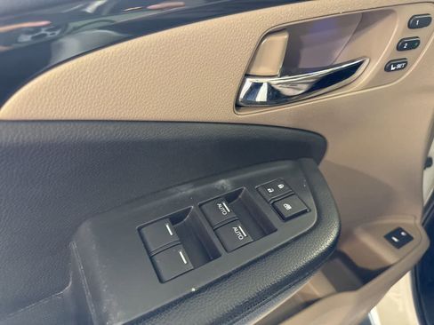 Used 2016 Honda Pilot Touring image 19