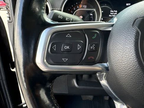 Used 2020 Jeep Gladiator Overland AWD/4WD image 12