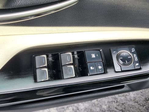 Used 2022 Lexus ES 250 w/ Premium Package image 17